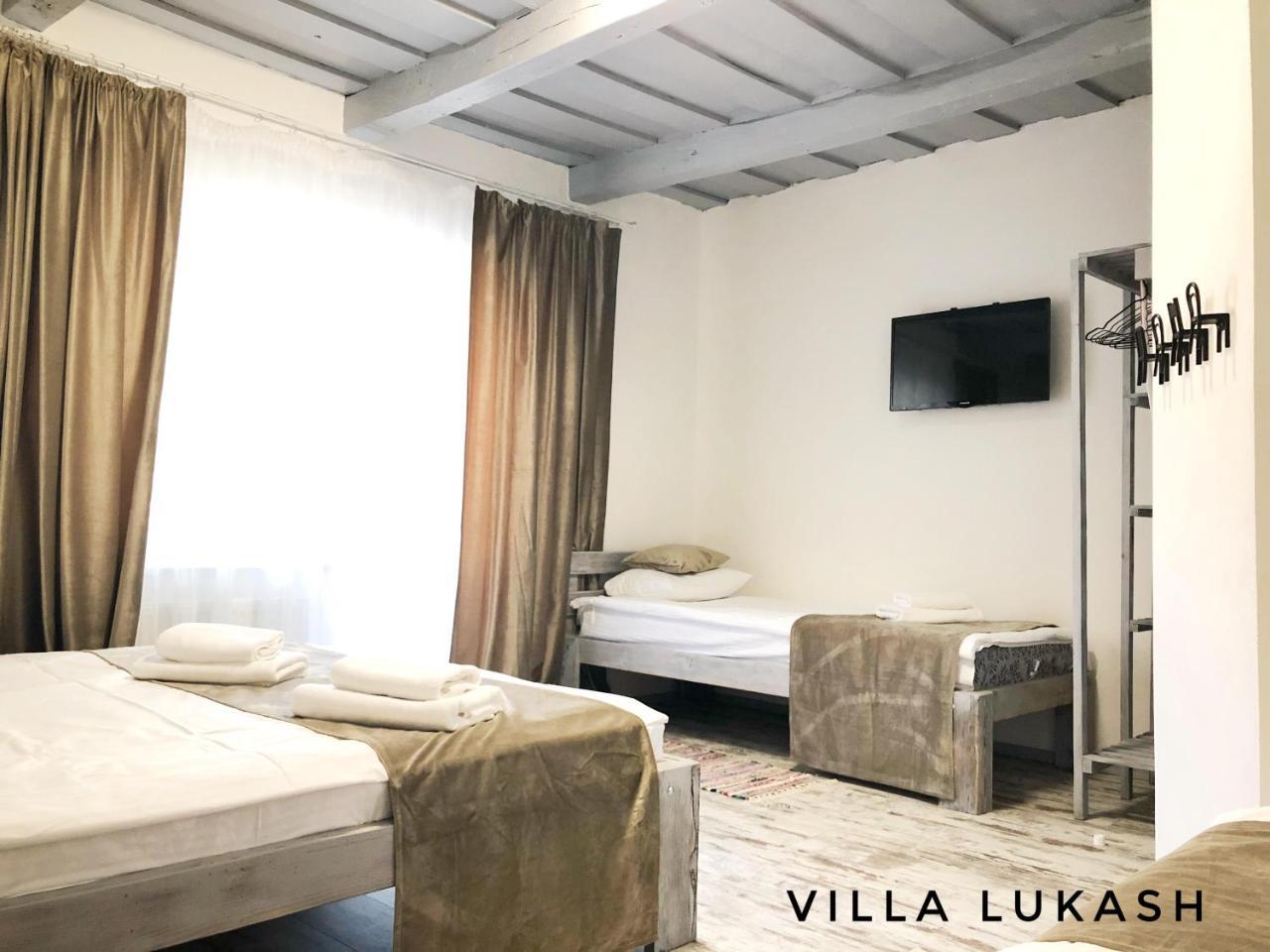 Villa Lukash Yanoshi Εξωτερικό φωτογραφία