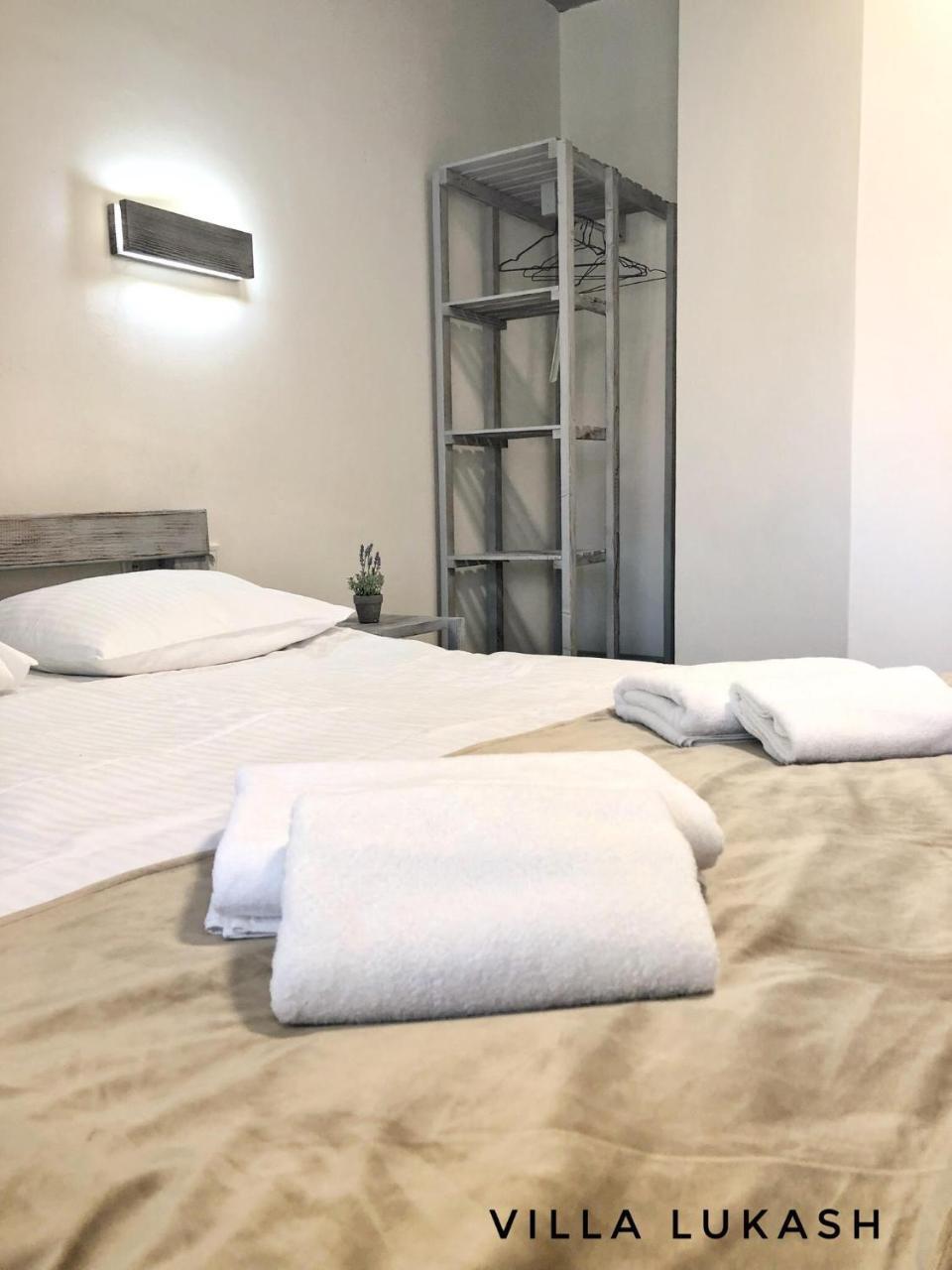 Villa Lukash Yanoshi Εξωτερικό φωτογραφία